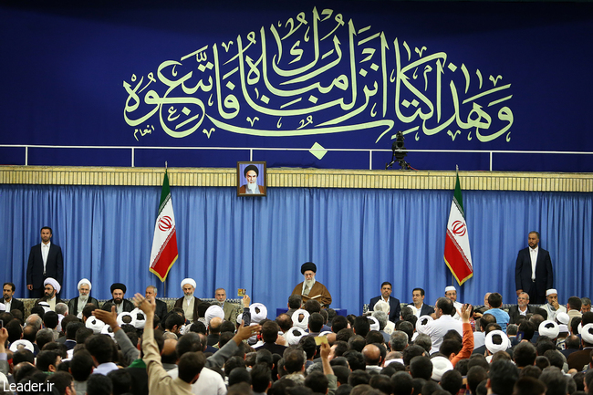قائد الثورة الإسلامية المعظم يستقبل المشاركين في الدورة الـ33 من المسابقات الدولية للقرآن الكريم في طهران