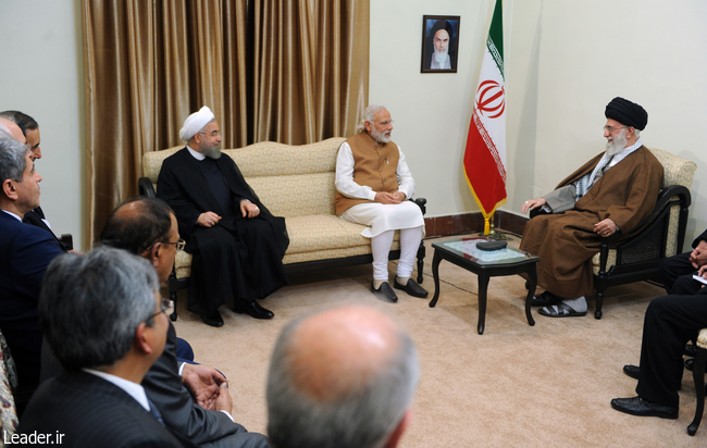 Ayatollah Khamenei receives the Indian prime minister and his entourage.