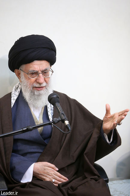Ayatollah Khamenei receives a group of senior officials and managers