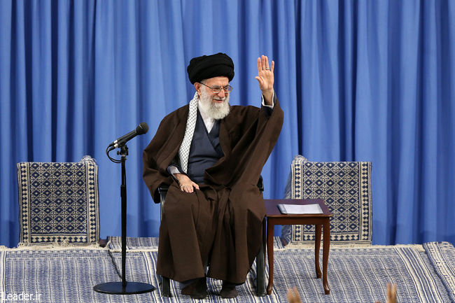 قائد الثورة الإسلامية المعظم يستقبل وزير ومسؤولي ومنتسبي وزارة الأمن