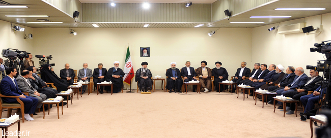 Ayatollah Khamenei receives president Rouhani and his cabinet members.