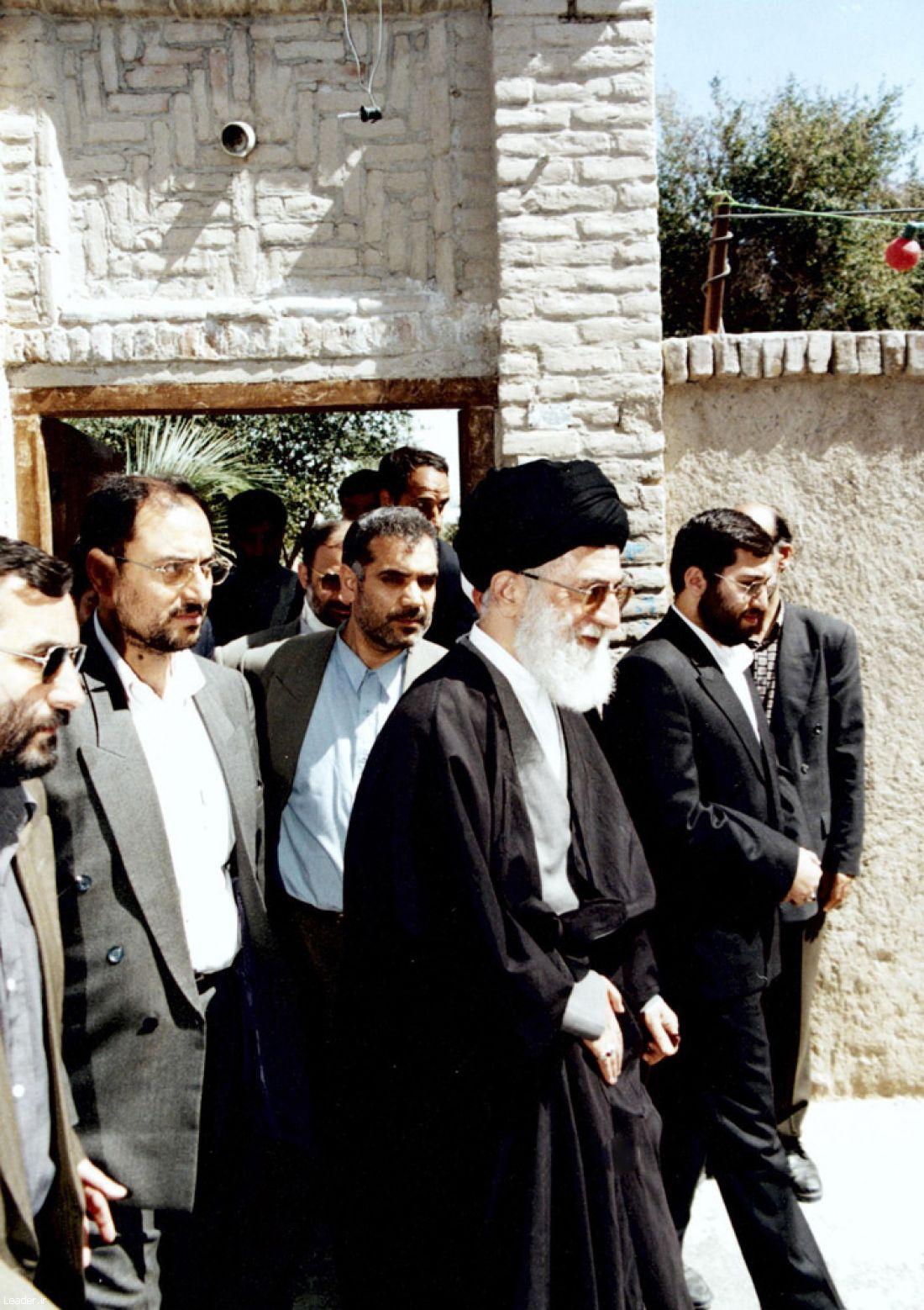سردر منزلی که رهبری قبل از انقلاب در آنجا(ایرانشهر) تبعید بودند