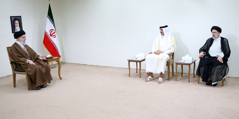 The Leader met with the Emir of Qatar and his accompanying delegation: