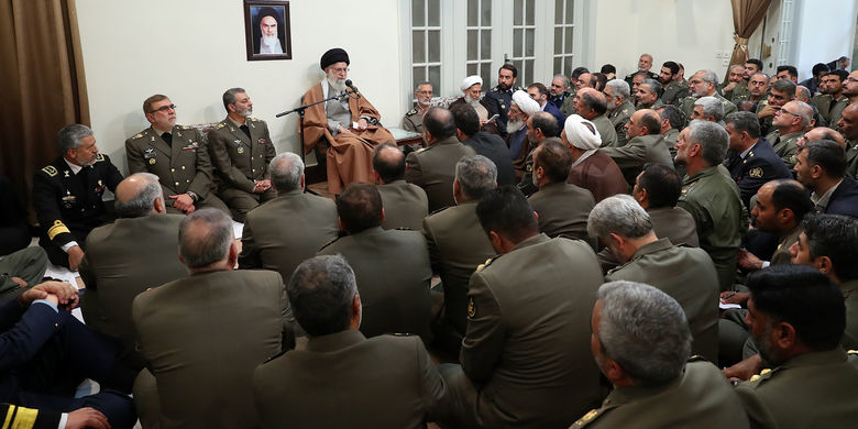 دیدار فرماندهان ارشد ارتش و جمعی از فرماندهان و کارکنان نیروی زمینی دیدار فرماندهان ارشد ارتش و جمعی از فرماندهان و کارکنان نیروی زمینی