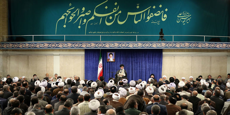 قائد الثورة الإسلامية المعظم يستقبل كبار المسؤولين وكوادر النظام الإسلامي قائد الثورة الإسلامية المعظم يستقبل كبار المسؤولين وكوادر النظام الإسلامي