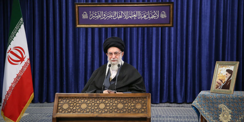 İslam İnkılabı Lideri Ayetullah Hamanei'nin 17 Dey kıyamı yıldönümü dolayısıyla beyanatı İslam İnkılabı Lideri Ayetullah Hamanei'nin 17 Dey kıyamı yıldönümü dolayısıyla beyanatı
