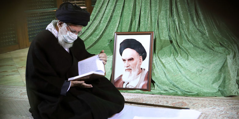 حضور در مرقد امام راحل و گلزار شهدا حضور در مرقد امام راحل و گلزار شهدا