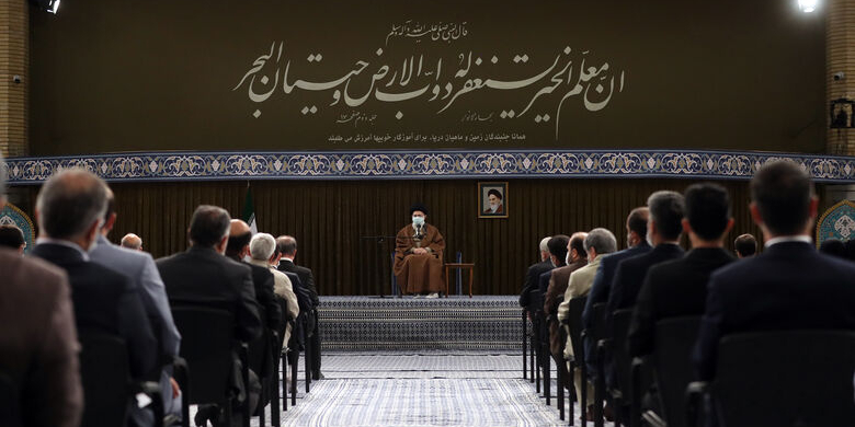 Pertemuan Imam Khamenei dengan Para Guru