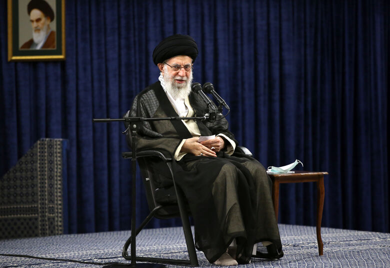 رهبر معظم انقلاب اسلامی در دیدار دست‌اندرکاران مراسم حج