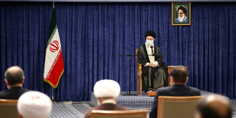 The Leader of the Islamic Revolution meets the new members of the Expediency Discernment Council