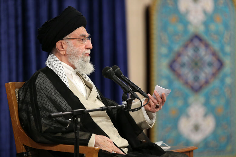 The Leader of the Islamic Revolution meets the new members of the Expediency Discernment Council
