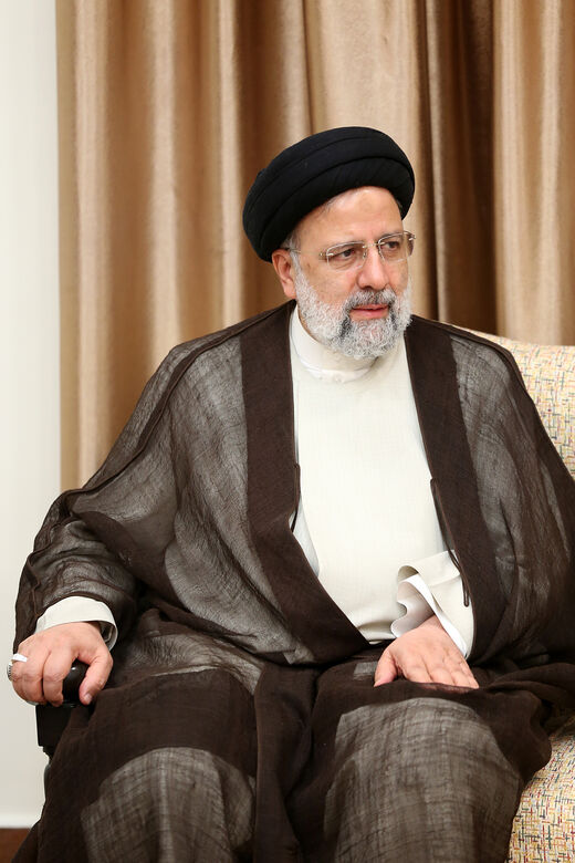 นายกรัฐมนตรีอิรักพร้อมคณะ เข้าพบท่านผู้นำสูงสุดการปฏิวัติอิสลาม