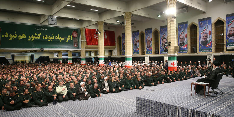 İslam İnkılabı Rehberi'nin Devrim Muhafızları komutanlarını kabul etme6si