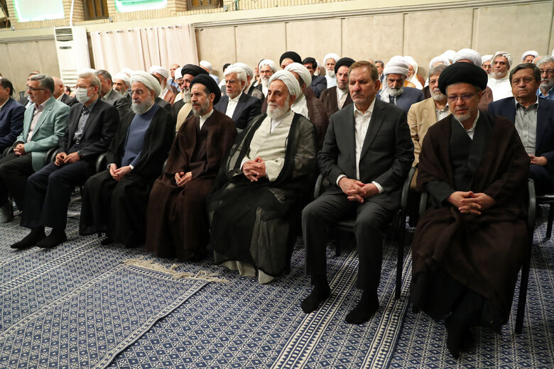 قائد الثورة الإسلامية يستقبل مسؤولي النظام وسفراء الدول الإسلامية وضيوف مؤتمر الوحدة الإسلامية