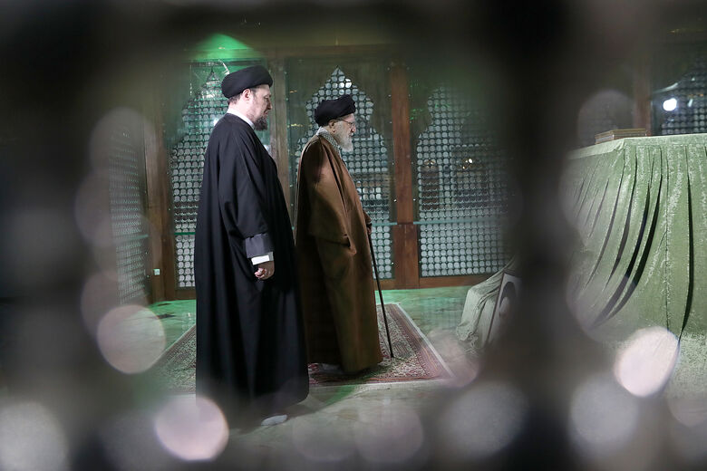 حضور در مرقد مطهر امام خمینی(ره) و گلزار شهیدان