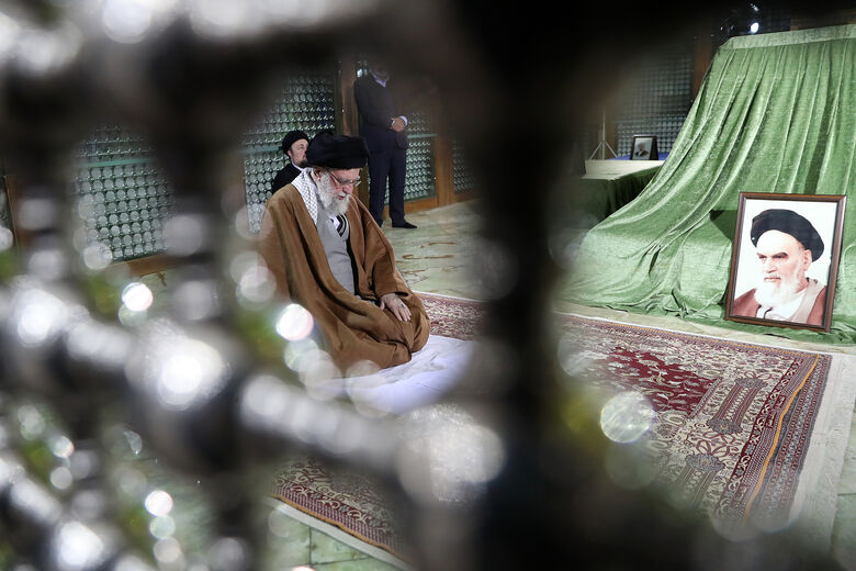 حضور در مرقد مطهر امام خمینی(ره) و گلزار شهیدان