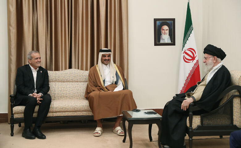 Leader of the Revolution Meets with the Emir of Qatar and Delegation