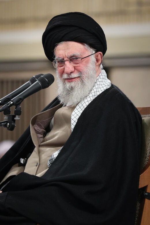 Leader of the Revolution Meets Thousands of Students from Across the Country
