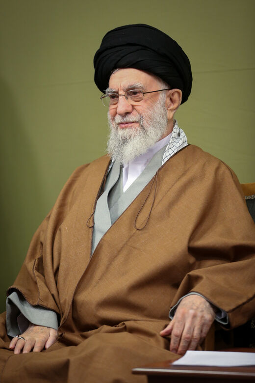 دیدار جمعی از شاعران و اهالی فرهنگ و ادب فارسی