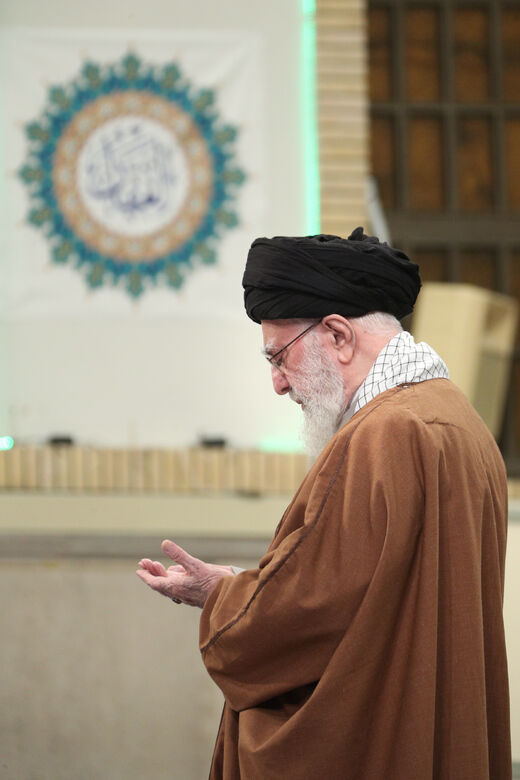 دیدار جمعی از شاعران و اهالی فرهنگ و ادب فارسی