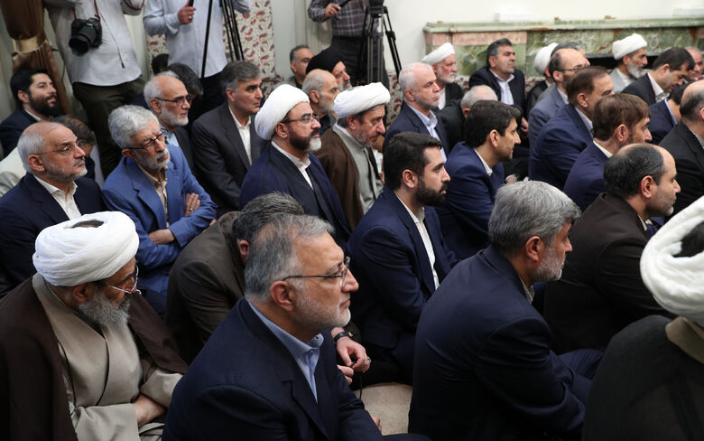دیدار جمعی از مسئولان ارشد سه قوه به مناسبت سال جدید