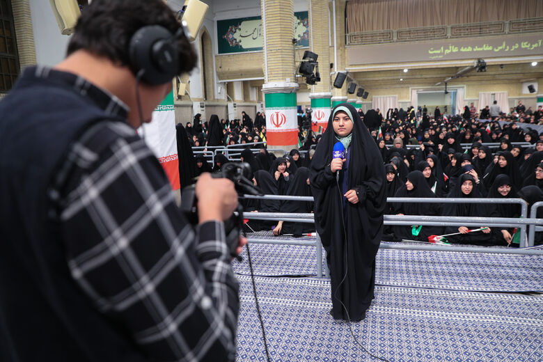 دیدار دانش‌آموزان و دانشجویان به مناسبت 13 آبان