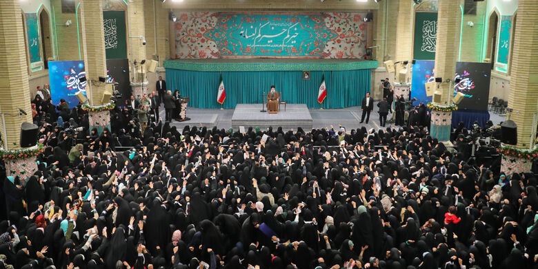 Встреча с тысячами представителями женского общества страны