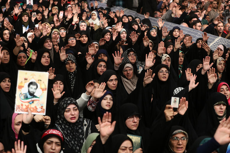 Встреча общественностью разных социальных слоев по случаю 47-ой годовщины победы Исламской революции