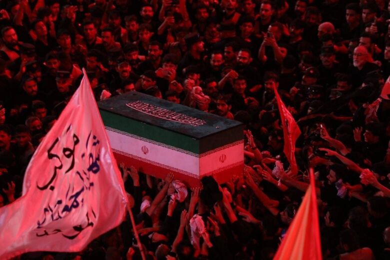 La procession historique du Guide martyr de la Révolution à Karbala