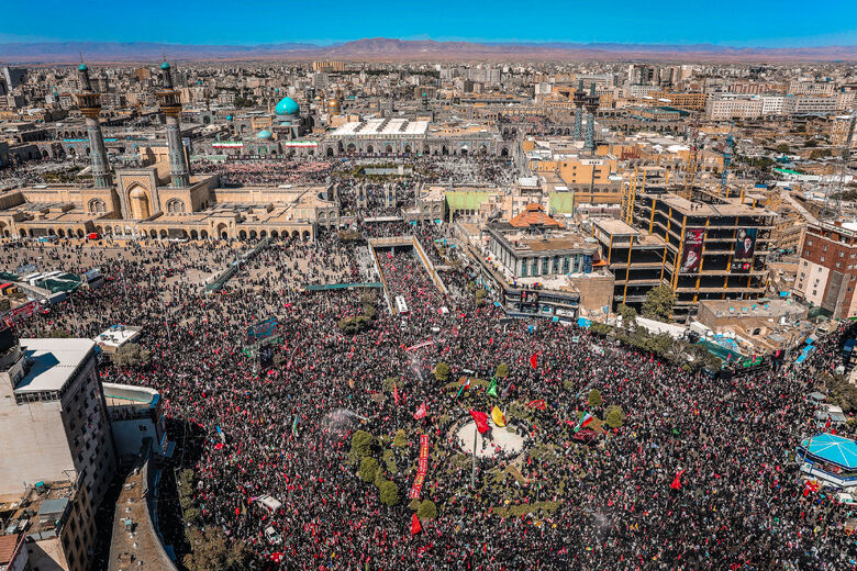 تشییع پیکر مطهر قائد شهید انقلاب اسلامی در مشهد مقدس