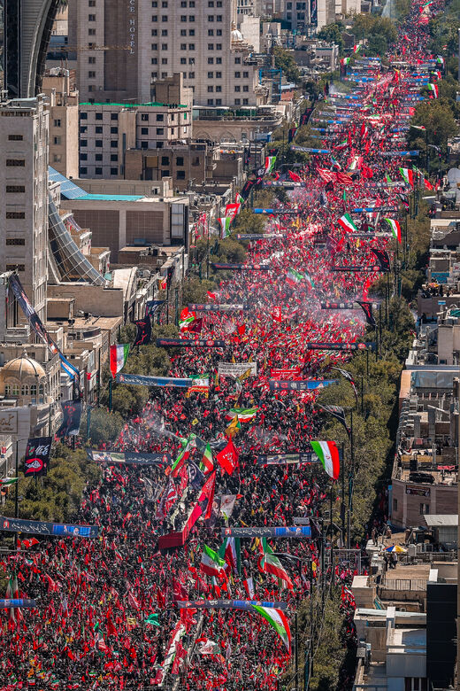 تشییع پیکر مطهر قائد شهید انقلاب اسلامی در مشهد مقدس