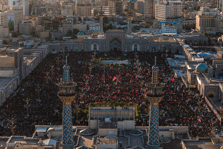 تشییع پیکر مطهر قائد شهید انقلاب اسلامی در مشهد مقدس