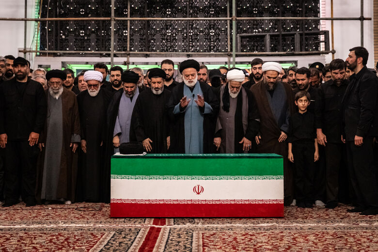 تشییع پیکر مطهر قائد شهید انقلاب اسلامی در مشهد مقدس