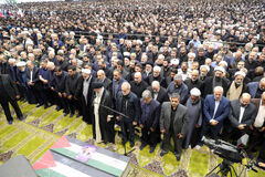 Ayetullah Hamanei'nin, Şehit Haniye'nin cenaze namazını kıldırması Ayetullah Hamanei'nin, Şehit Haniye'nin cenaze namazını kıldırması