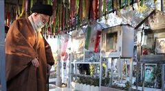 Visite du mausolée de l'Imam Khomeini - 43éme anniversaire de la Révolution Visite du mausolée de l'Imam Khomeini - 43éme anniversaire de la Révolution