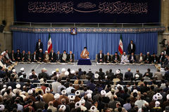 قائد الثورة الإسلامية المعظم يستقبل المشاركين في المسابقات الدولية للقرآن الكريم قائد الثورة الإسلامية المعظم يستقبل المشاركين في المسابقات الدولية للقرآن الكريم