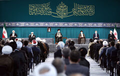 دیدار جمعی از مسئولان نظام و مهمانان شرکتکننده در کنفرانس بینالمللی وحدت اسلامی دیدار جمعی از مسئولان نظام و مهمانان شرکتکننده در کنفرانس بینالمللی وحدت اسلامی