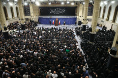قائد الثورة الاسلامية المعظم يستقبل الآلاف من أبناء الشعب بذكرى استشهاد الإمام الرضا (ع) قائد الثورة الاسلامية المعظم يستقبل الآلاف من أبناء الشعب بذكرى استشهاد الإمام الرضا (ع)