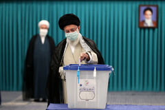 ท่านผู้นำสูงสุดการปฏิวัติอิสลาม ได้เข้าร่วมในการลงคะแนนเสียงเลือกตั้ง