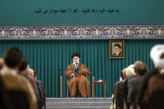 قائد الثورة الاسلامية المعظم يلتقي المسؤولين وكوادر النظام