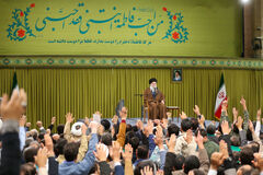 دیدار هزاران نفر از مداحان و ستایشگران اهل بیت(ع)