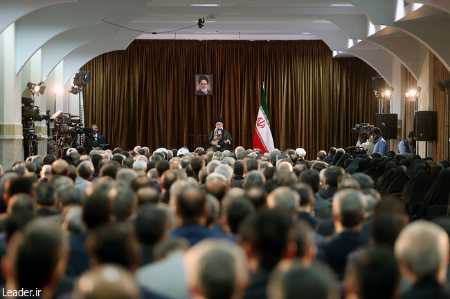 Ayatollah Khamenei meets with ambassadors and Foreign Ministry officials