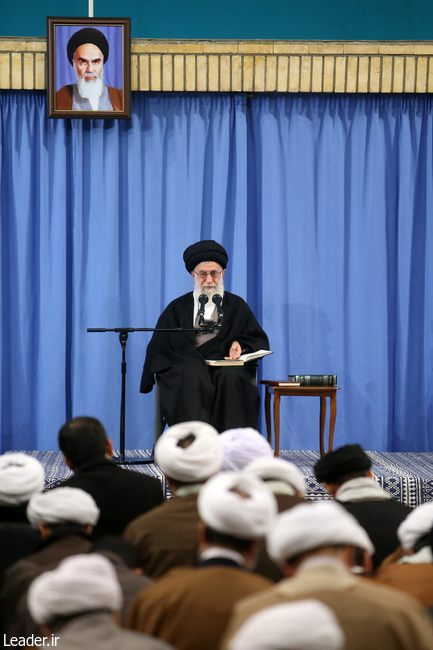Ayatollah Khamenei addressing advanced seminary course.