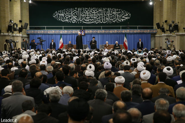 Ayatollah Khamenei meets with participants in Intl. Unity Conference