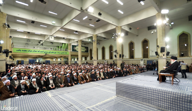 The Leader meets with thousands of people from the city of Qom.