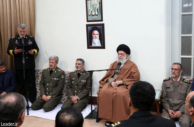 ผู้บัญชาการทหารเรือและกองทัพอิหร่านเข้าพบท่านผู้นำสูงสุดการปฏิวัติอิสลาม