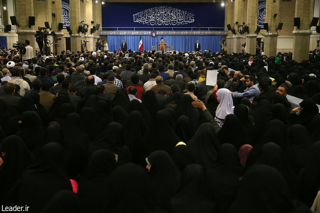 Ayatollah Khamnei meets with families of the martyred defenders of the shrine