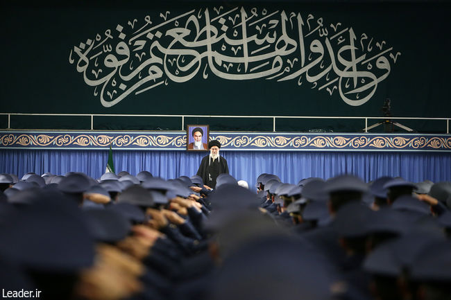 Ayatollah Khemenei meets with a group of Iran’s Air Force commanders, staff