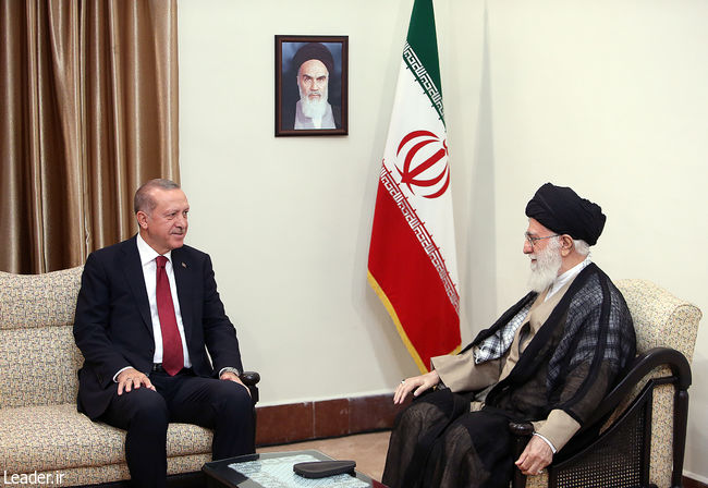 Ayatollah Khamenei meets with the Turkish President and his entourage