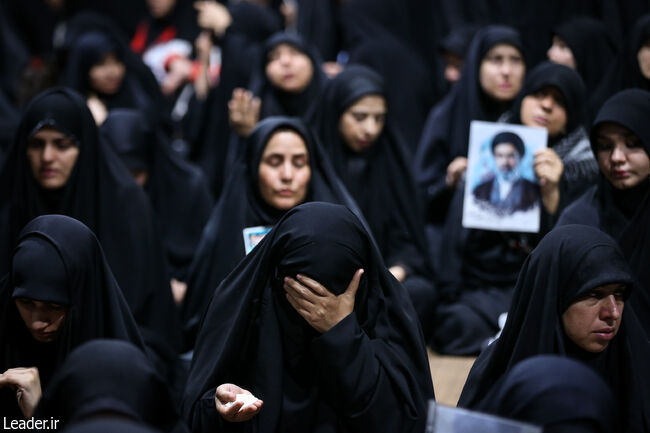 اولین شب مراسم عزاداری ماه محرم در جوار محل عروج ملکوتی قائد شهید انقلاب